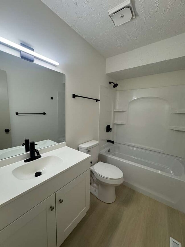 Building Photo - 4605 Tipperary Trail