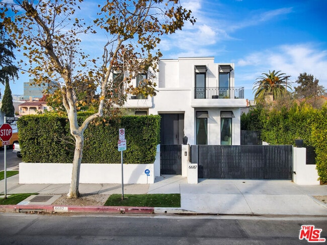Primary Photo - 6687 Colgate Ave