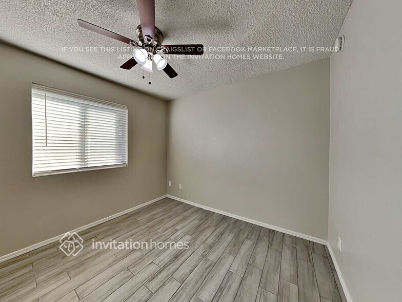 Building Photo - 3826 W Bloomfield Rd