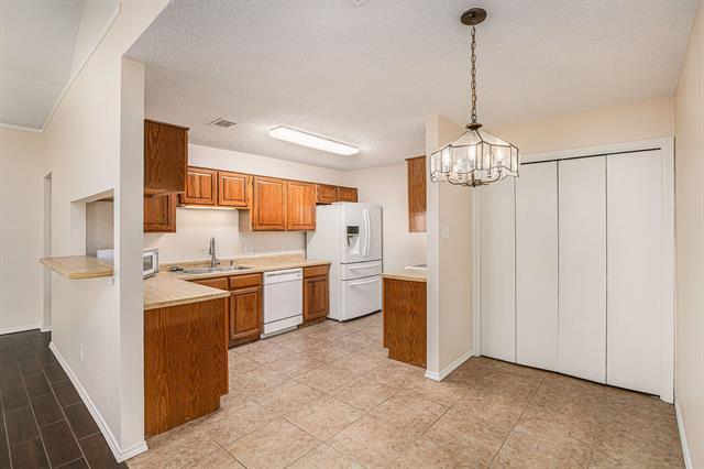 Building Photo - 4729 Jasmine Dr