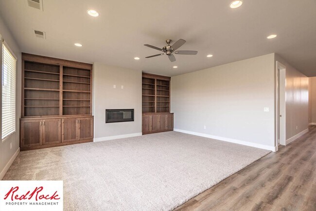 Building Photo - Beautiful 4-Bedroom 2.5 Bath with a 3 Car ...