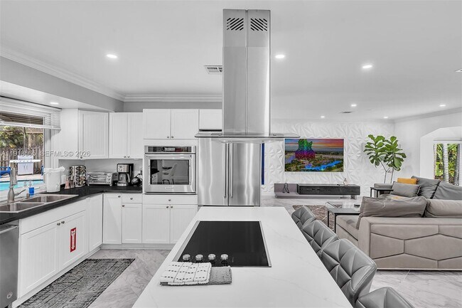 Building Photo - 2191 SW 27th Ln