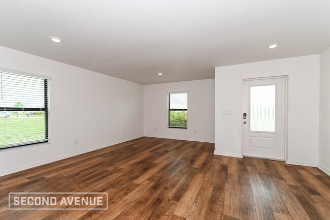 Building Photo - 1710 NW 18th St