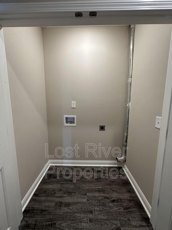 Building Photo - 4563 Wal Valley Way