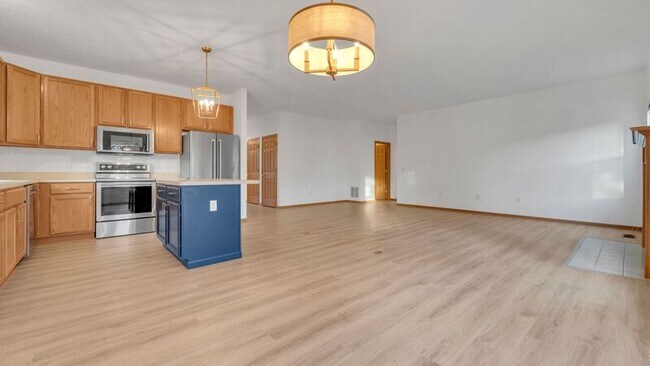 Building Photo - 7275 Winterbek Ave