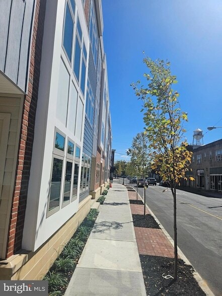 Building Photo - 200 Hamilton Ave
