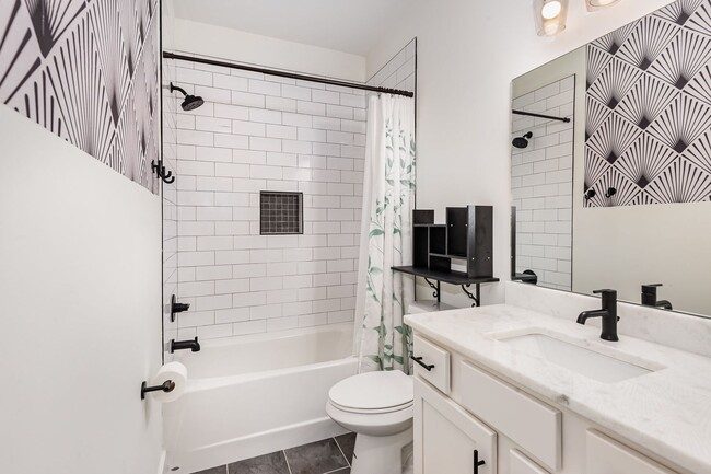 Building Photo - Modern Nations Home | 2 Bed, 2 Bath | 900 ...