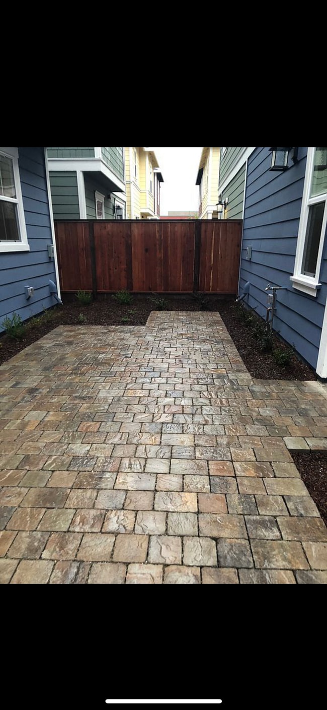 Building Photo - 28 Lipton Way