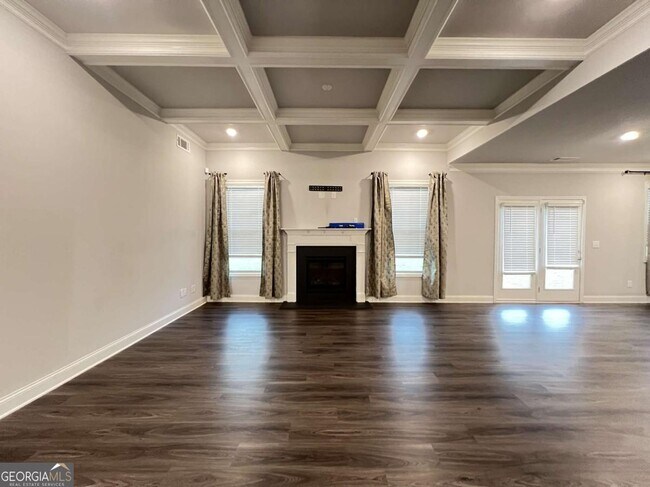 Building Photo - 4675 Silver Oak Dr SW