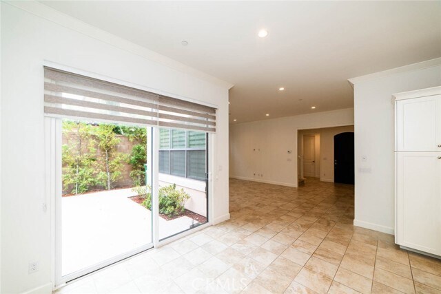 Building Photo - 52 Henson