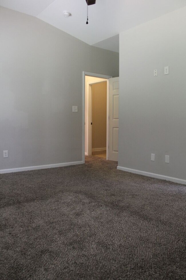 Building Photo - 107 Olde Mill Creek Dr
