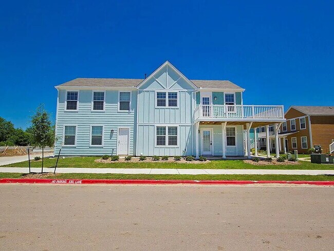 Building Photo - "Charming 2-Bed, 2-Bath Condo Retreat in San Marcos - Spacious 1100 Sq Ft Living!"