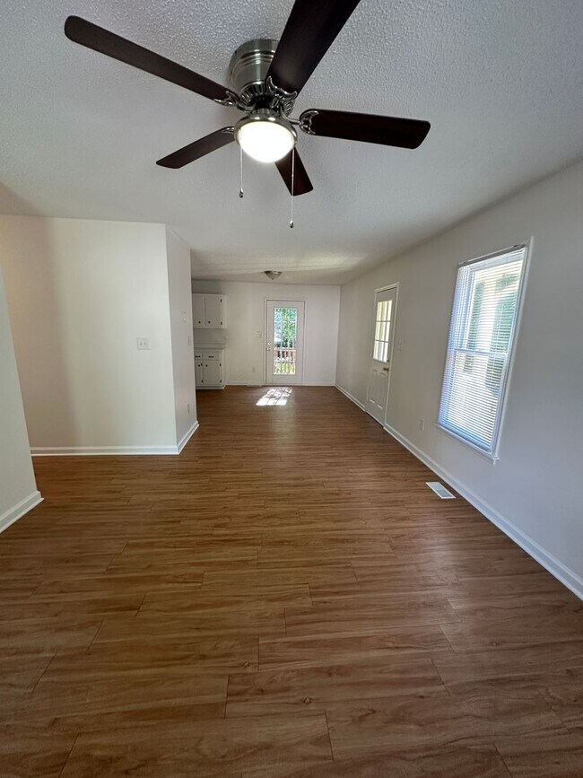 Building Photo - 3 bedroom close to Downtown Wendell