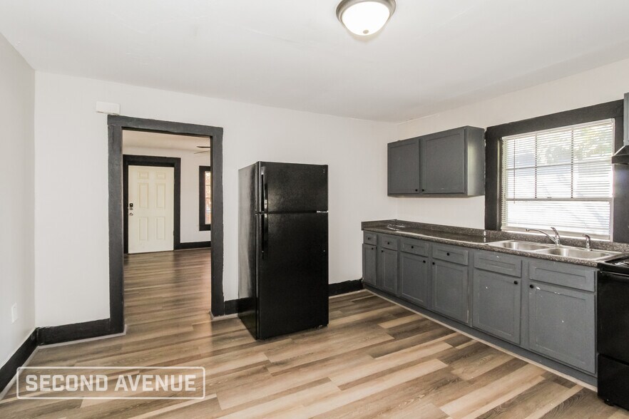 Building Photo - 412 Irving St