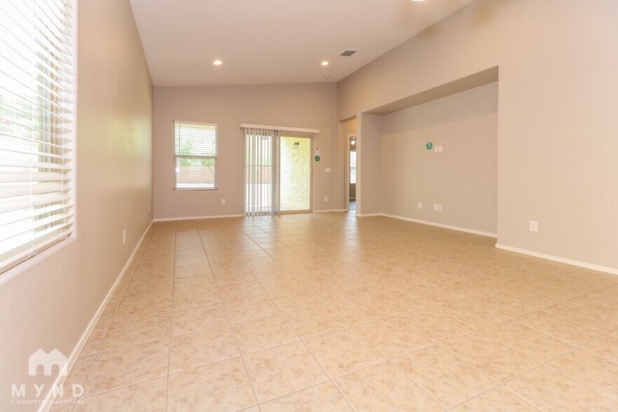 Building Photo - 2745 E Mews Rd