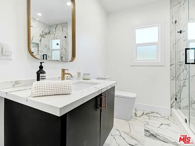 Building Photo - 7425 W 88th Pl