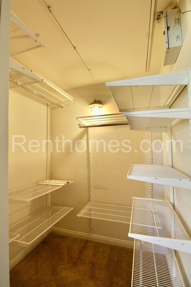 Building Photo - Mission Valley, 2186 Gill Village Wy #711,-All Appliances included! Central AC, Community Pool / ...