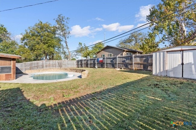 Building Photo - 907 Willow Brk St