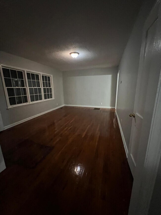 Building Photo - 1833 Ridgeland Dr