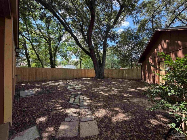 Building Photo - 7707 Beechwood Dr