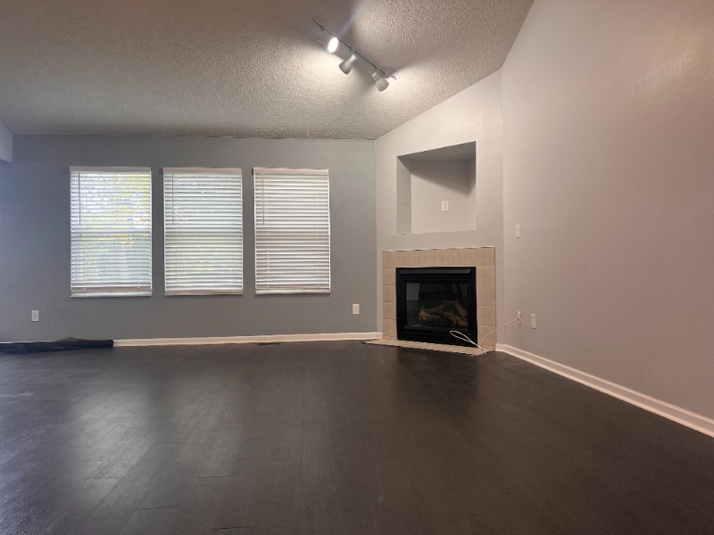 Building Photo - 712 Cape Henry Dr