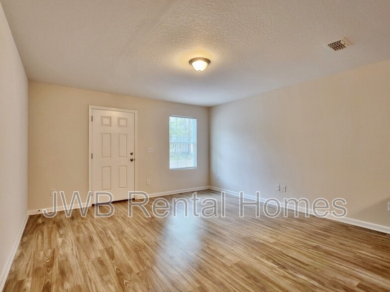 Building Photo - 8483 McGirts Village Ln