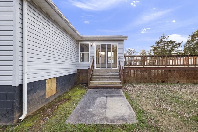 Building Photo - Charming 3 Bedroom Home for Rent!