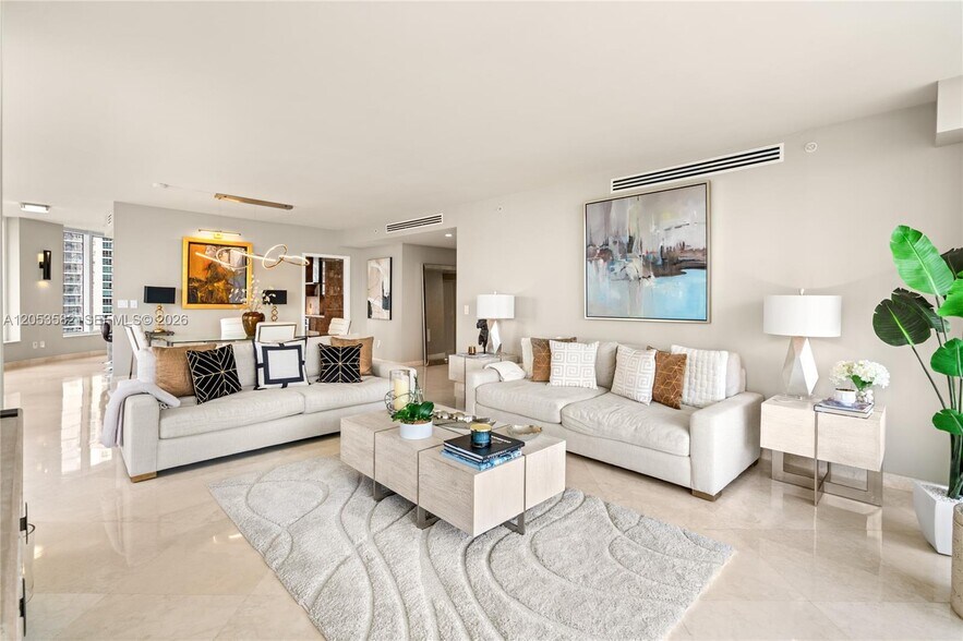 Building Photo - 901 Brickell Key Blvd