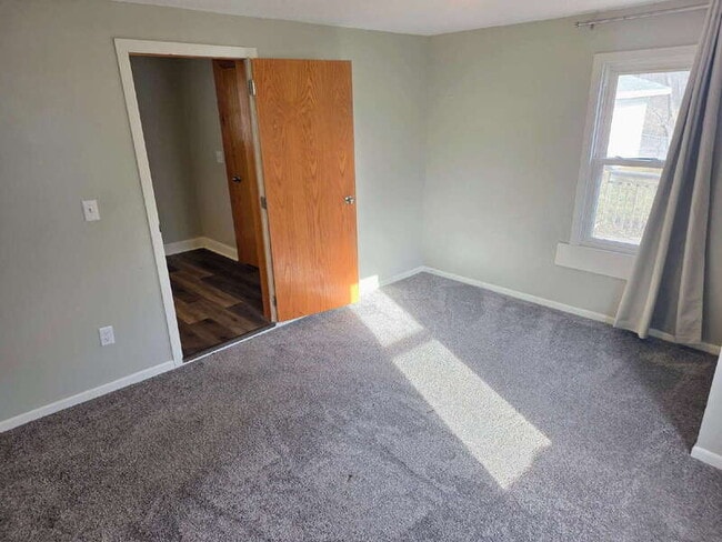 Building Photo - 114 N 5th St