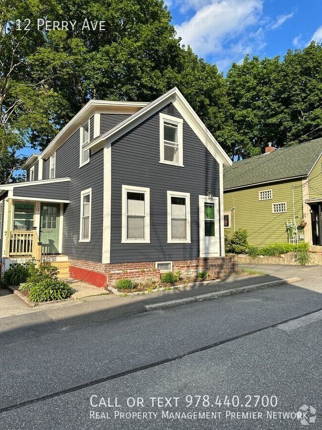 Building Photo - 12 Perry Ave
