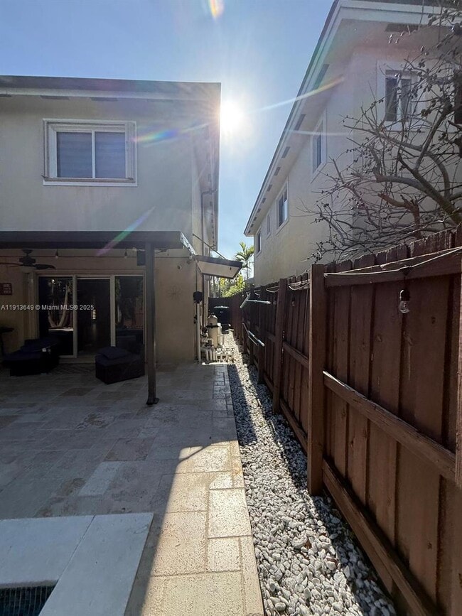 Building Photo - 239 SE 31st Terrace