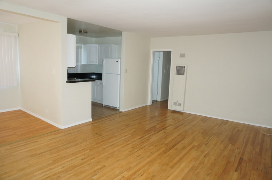 Living room - Kitchen - 834 10th St