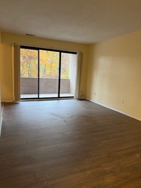 Building Photo - 34 Shrewsbury Green Dr