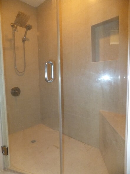 Building Photo - 3920 E 11th St