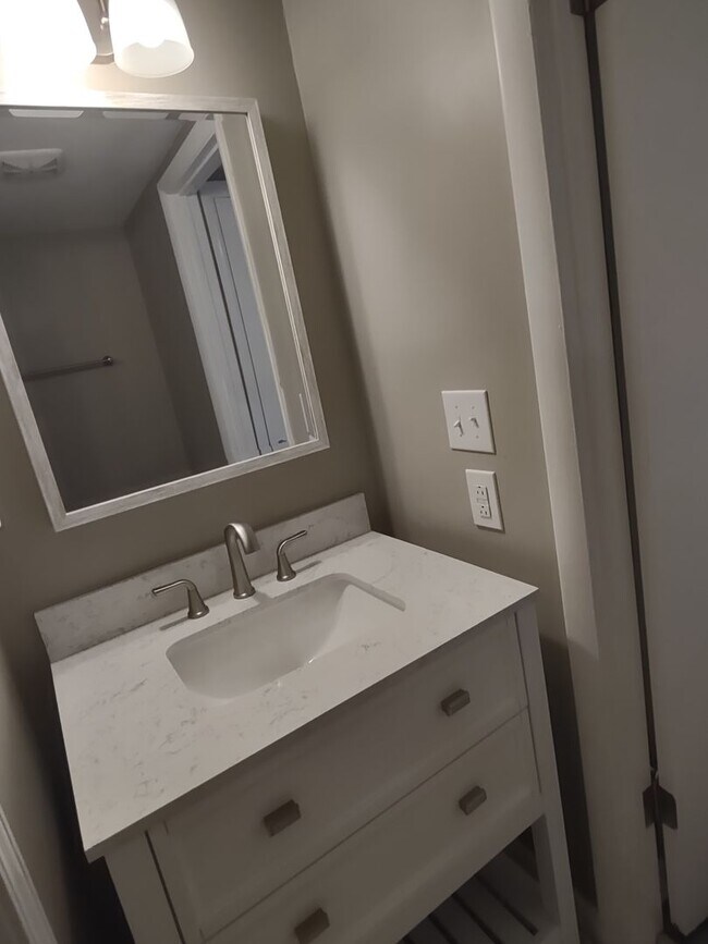 Building Photo - Newly Renovated Condo located in "Coventry Woods"!