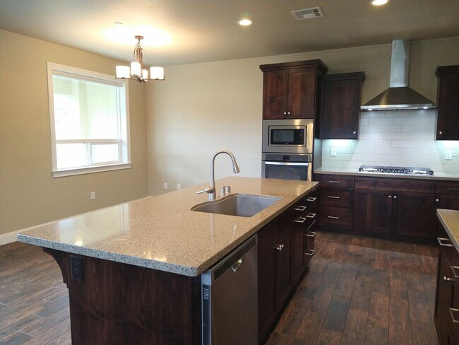 Building Photo - Stunning Luxury Townhome – 3 Bedroom, 2.5 Bath – Modern Comfort & Style