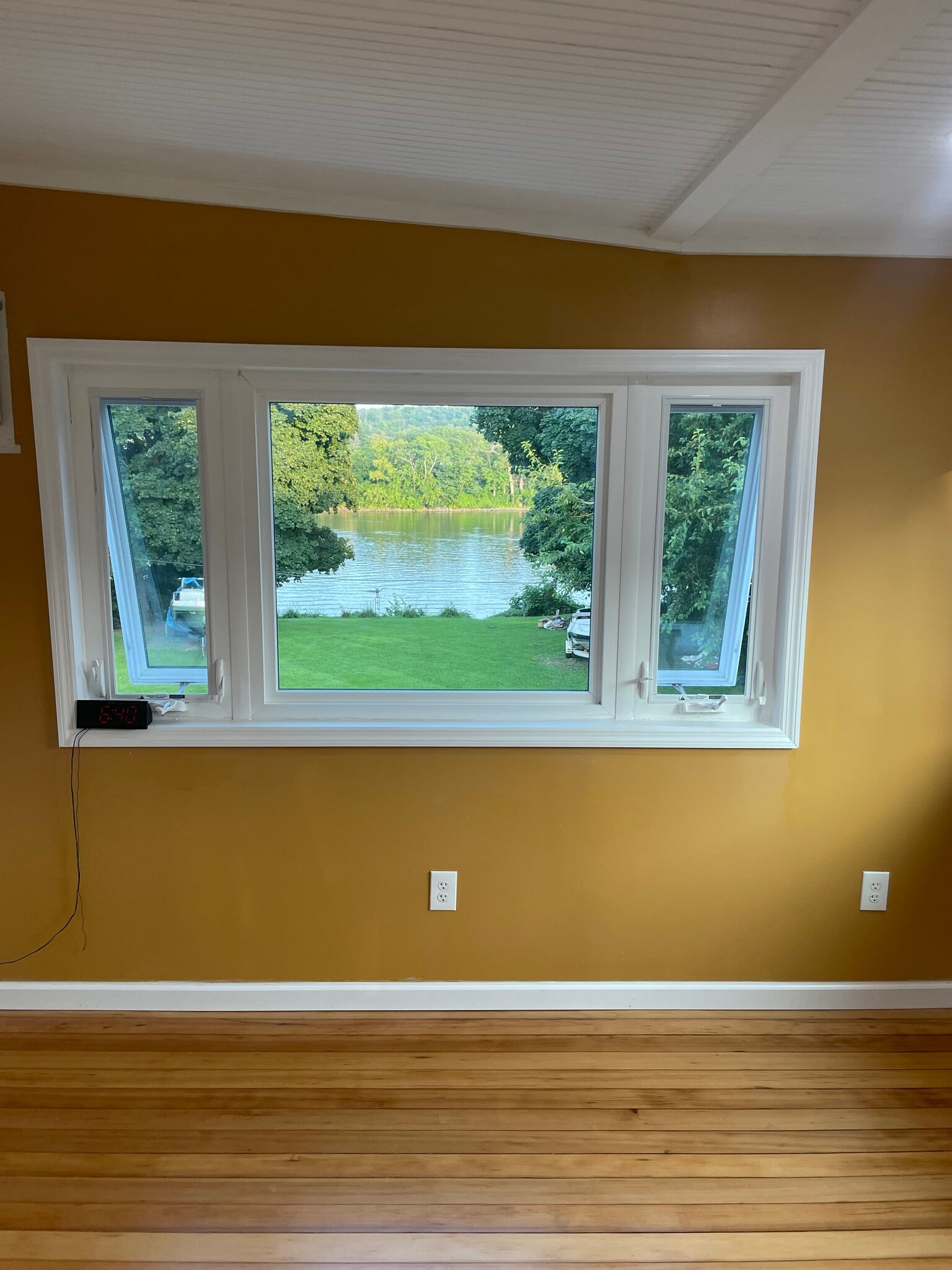 Waterfront - 49 1st St