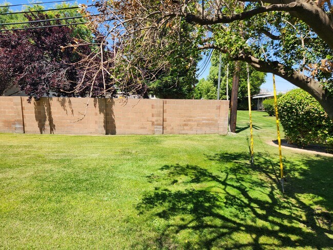 Building Photo - 5604 Indian Wells Ave