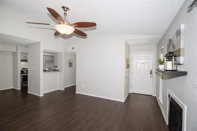 Building Photo - 3300 Pebblebrook Dr