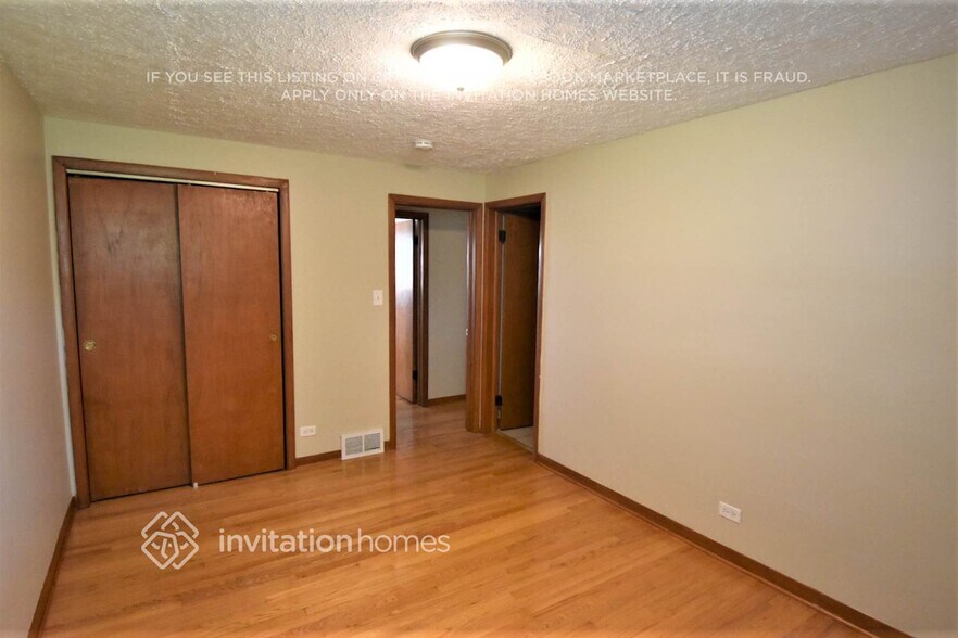 Building Photo - 10024 Mulberry Ave