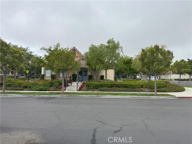 Building Photo - 2015 Hughes Dr