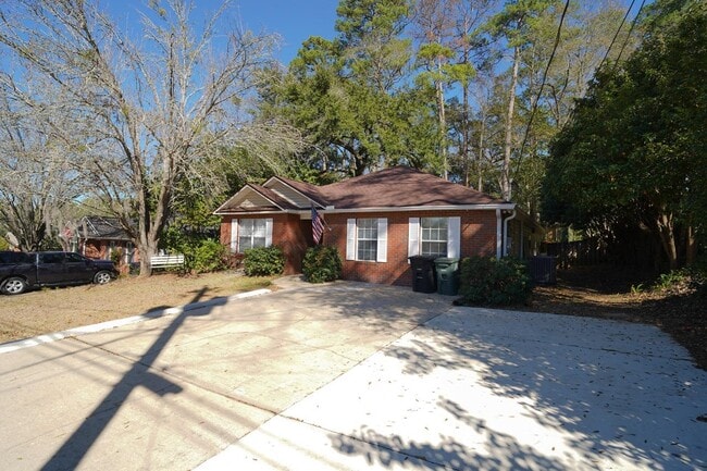 Building Photo - 731 Ty Ty Rd