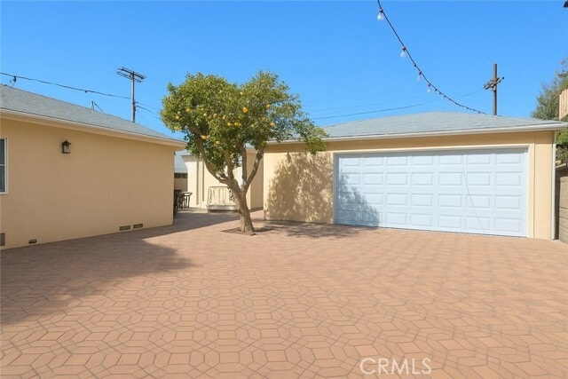 Building Photo - 1367 E Windsor Rd