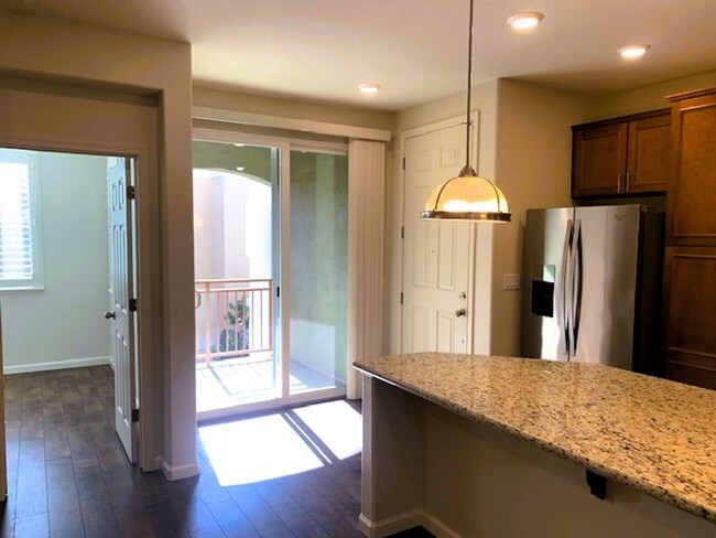 Building Photo - Beautiful San Ramon Condo Near Bishop Ranc...