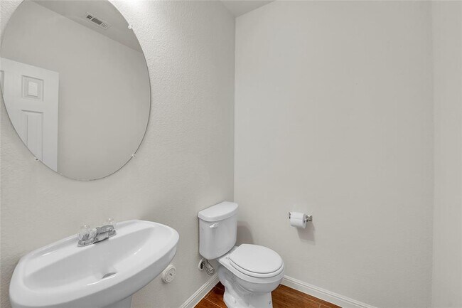 Building Photo - 1701 S Bell Blvd