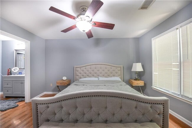 Building Photo - 304 Bridle Path