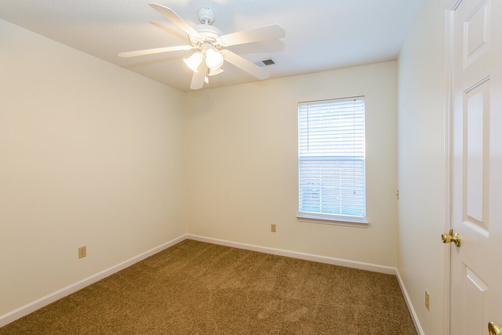 Building Photo - 5892 Alexandria Ln
