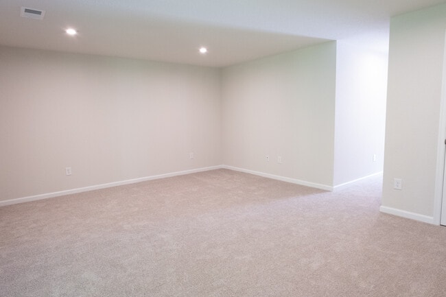 Building Photo - 222 Tern Ct