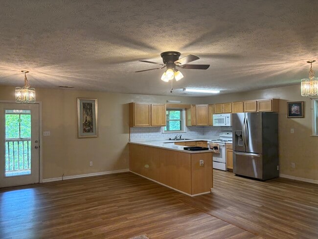 Building Photo - 816 W Gold Dust Dr