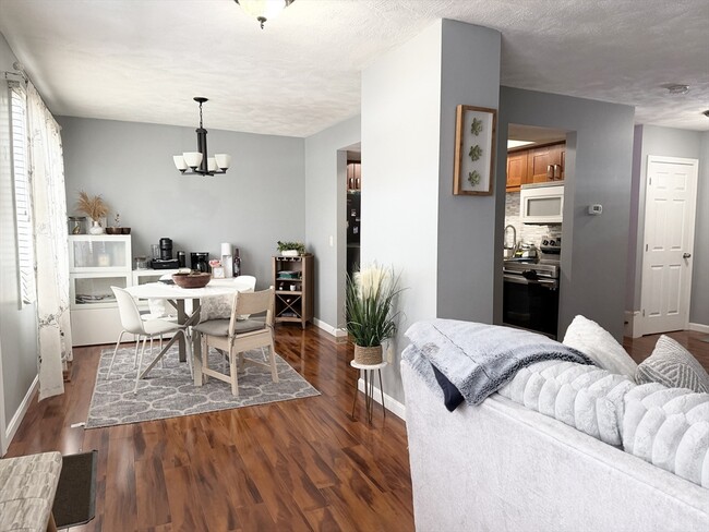 Building Photo - 112 Lowell St